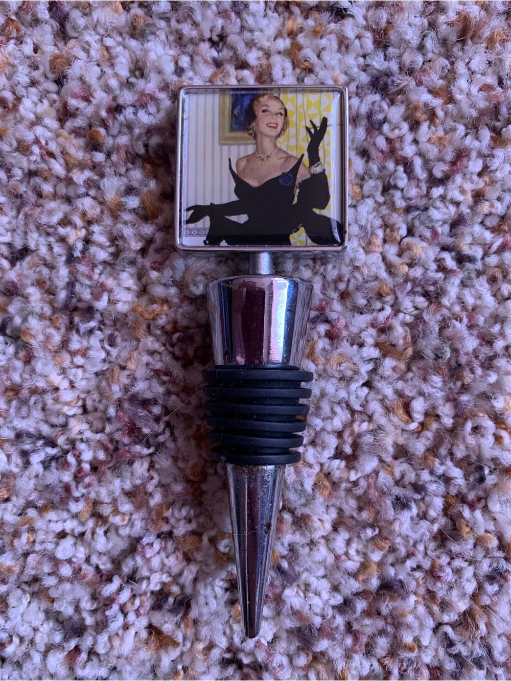 Decorative Silver Wine Bottle Stopper with Black Rubber Seal